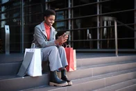 Imagem referente à notícia: Como as emoções vão impactar o mercado de moda em 2027?