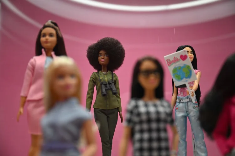 Barbie: brinquedo símbolo da Mattel pode sofrer reajuste nos preços nos EUA após tarifas de Trump  (Rasid Necati Aslim/Anadolu /Getty Images)
