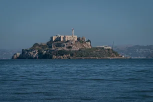 Trump ordena reabertura e modernização da penitenciária de Alcatraz, fechada desde 1963