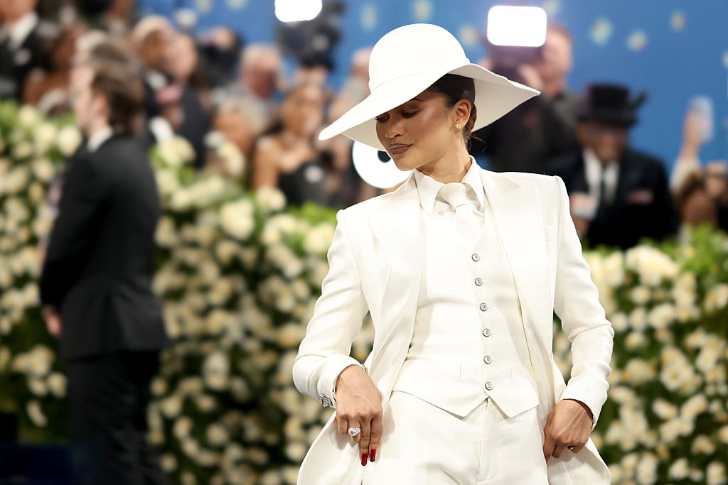 Zendaya exibe anel de noivado milionário com Tom Holland no Met Gala 2025; veja valor