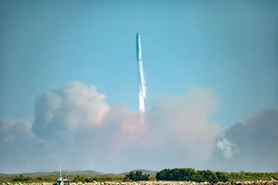 Imagem referente à matéria: Starship chega ao espaço, mas falhas técnicas ameaçam ritmo da SpaceX rumo a Marte