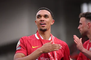 Alexander-Arnold fecha contrato de seis anos com Real Madrid e deve estrear no Mundial de Clubes
