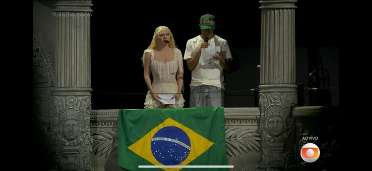 Lady Gaga: cantora sorteou fã brasileiro para ler discurso no palco (TV Globo/Reprodução)