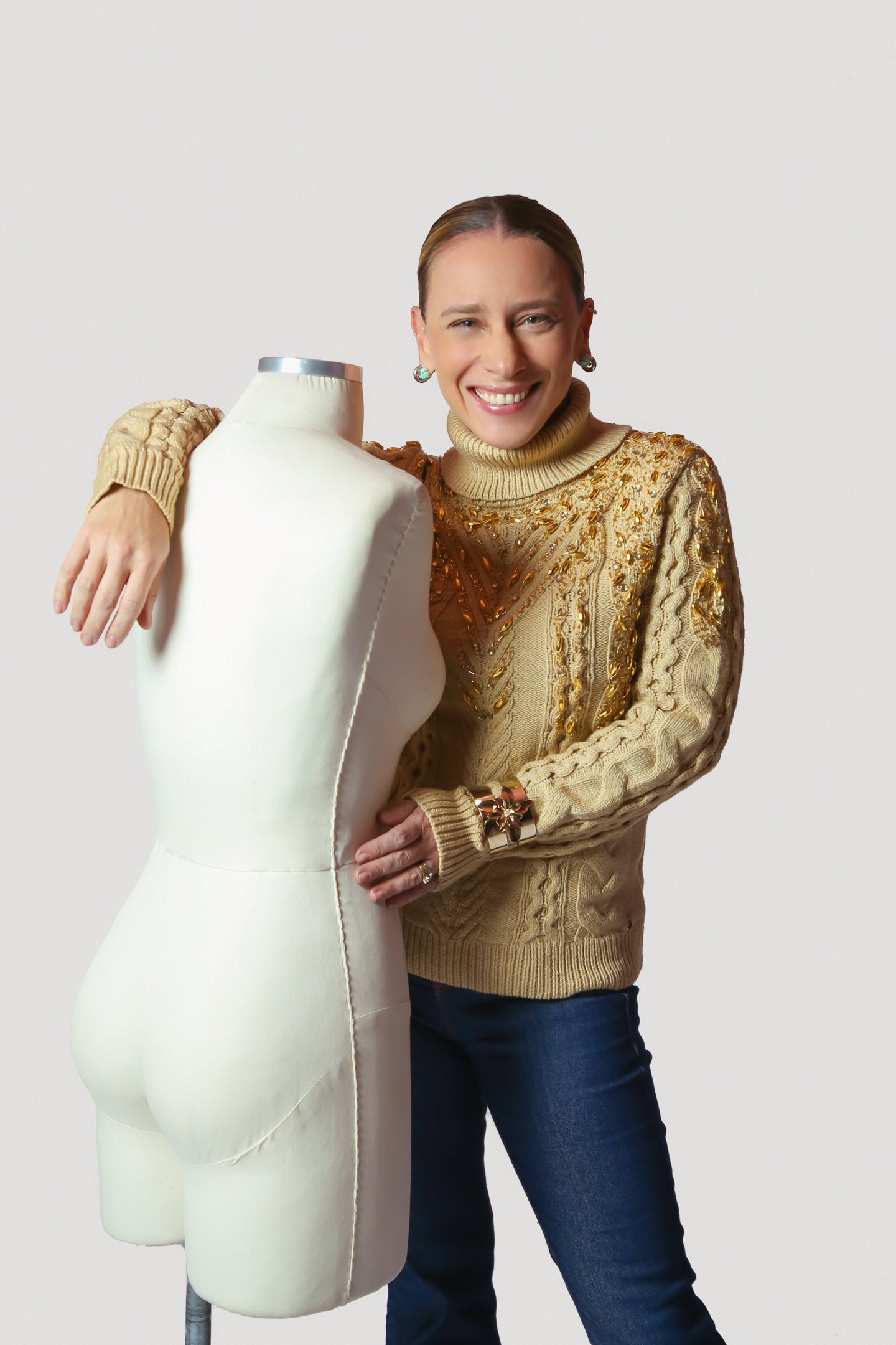 Inteligência artificial na moda: Lethicia Bronstein apresenta desfile virtual