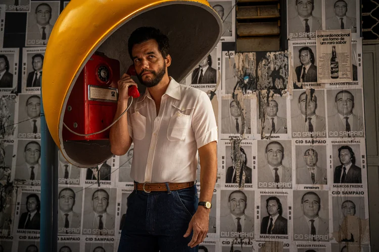 Kleber Mendonça Filho representou Wagner Moura na cerimônia do Festival de Cannes (O Agente Secreto/ Vitrine Filmes)