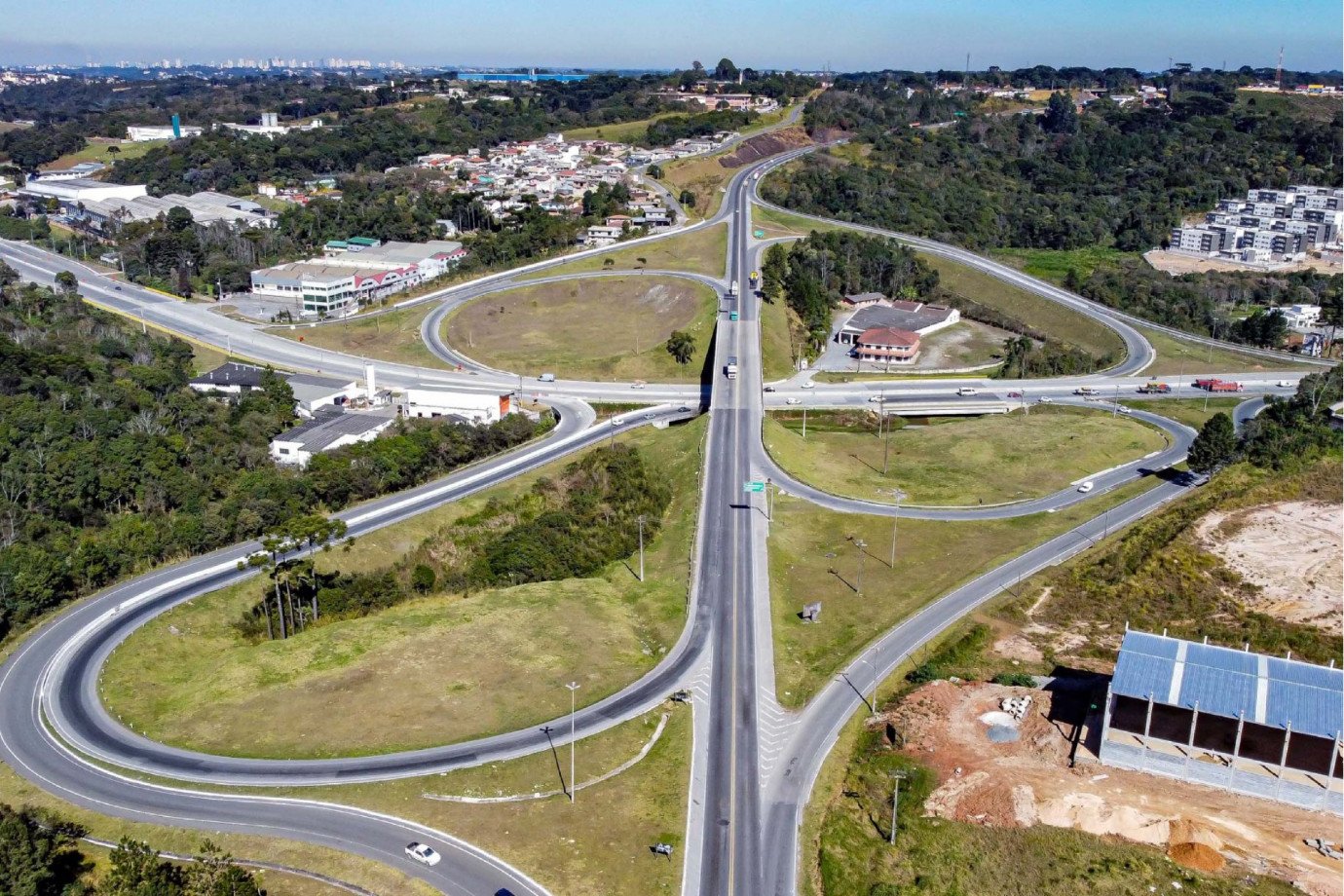 Via Araucária fará 75 km de duplicações por ano e promete 'novo patamar logístico' ao Paraná