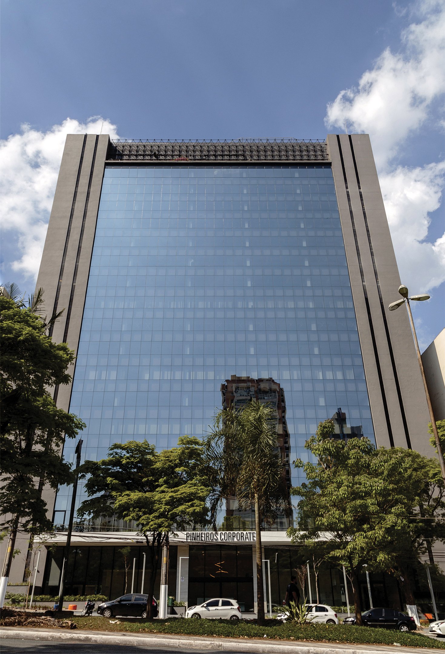 A reforma do Pinheiros Corporate foi feita com os inquilinos ainda utilizando os espaços do edifício. 
