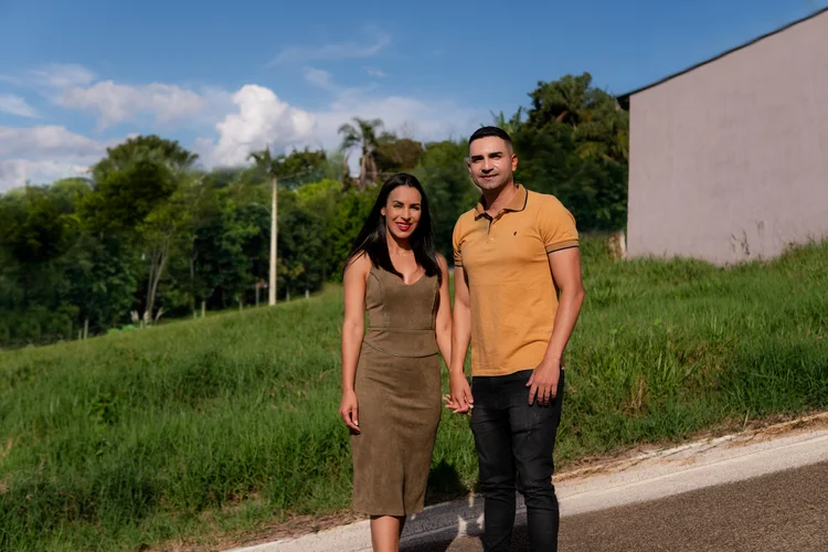 Onofre Danilo Miranda Pereira e Pamella Vasconcelos foram contemplados e investiram em quitinetes com apoio do Sicredi (Sicredi/Divulgação)