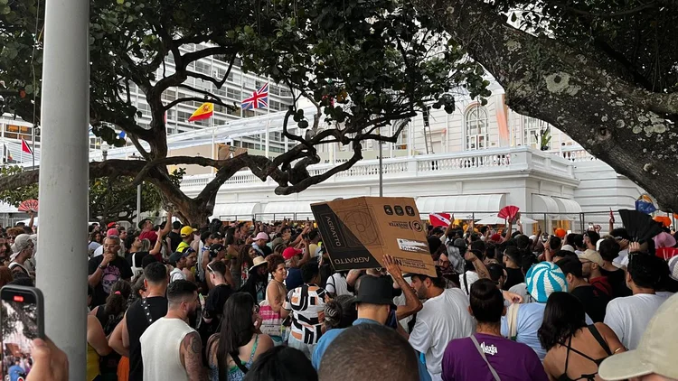 Lady Gaga em Copacabana: o show promete reunir 1,6 milhão de ‘little monsters’ em uma noite histórica (Luiza Vilela/Exame)