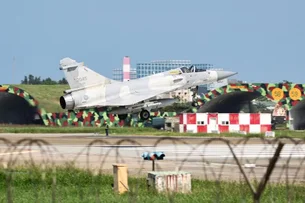 China adverte EUA a 'não brincar com fogo' após Pequim ser acusado de planejar uma invasão em Taiwan