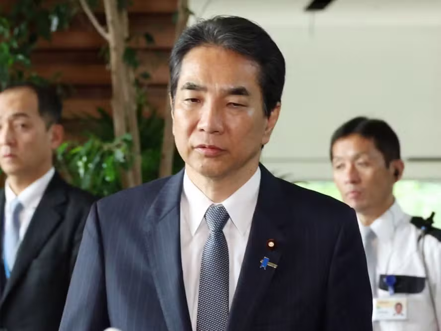 Ministro japonês renuncia após dizer que nunca comprou arroz
