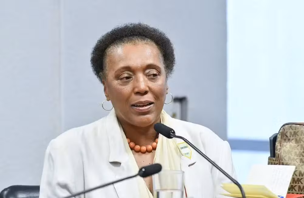 Cármen Lúcia cobra explicações do governo após relato de caso de racismo envolvendo ministra do TSE