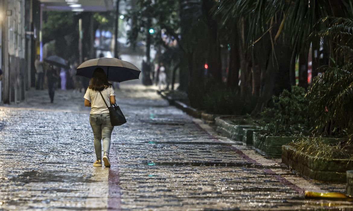 Vai chover no Dia das Mães? Veja previsão do tempo