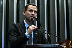 Imagem referente à matéria: Cleitinho diz que errou ao pedir mensagem da influenciadora Virgínia para a filha