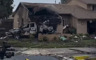 Imagem referente à matéria: Acidente de avião em bairro residencial da Califórnia deixa ao menos 3 mortos; veja vídeo