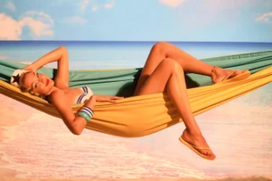 Gigi Hadid assina coleção limitada da Havaianas como diretora criativa convidada