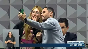 Imagem referente à matéria: Senador pede 'selfie' com Virginia Fonseca durante CPI das Bets