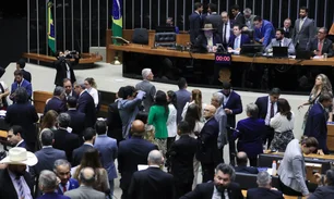 Imagem referente à matéria: Salários de servidores públicos podem aumentar pelo menos 9%, após aprovação de projeto na Câmara