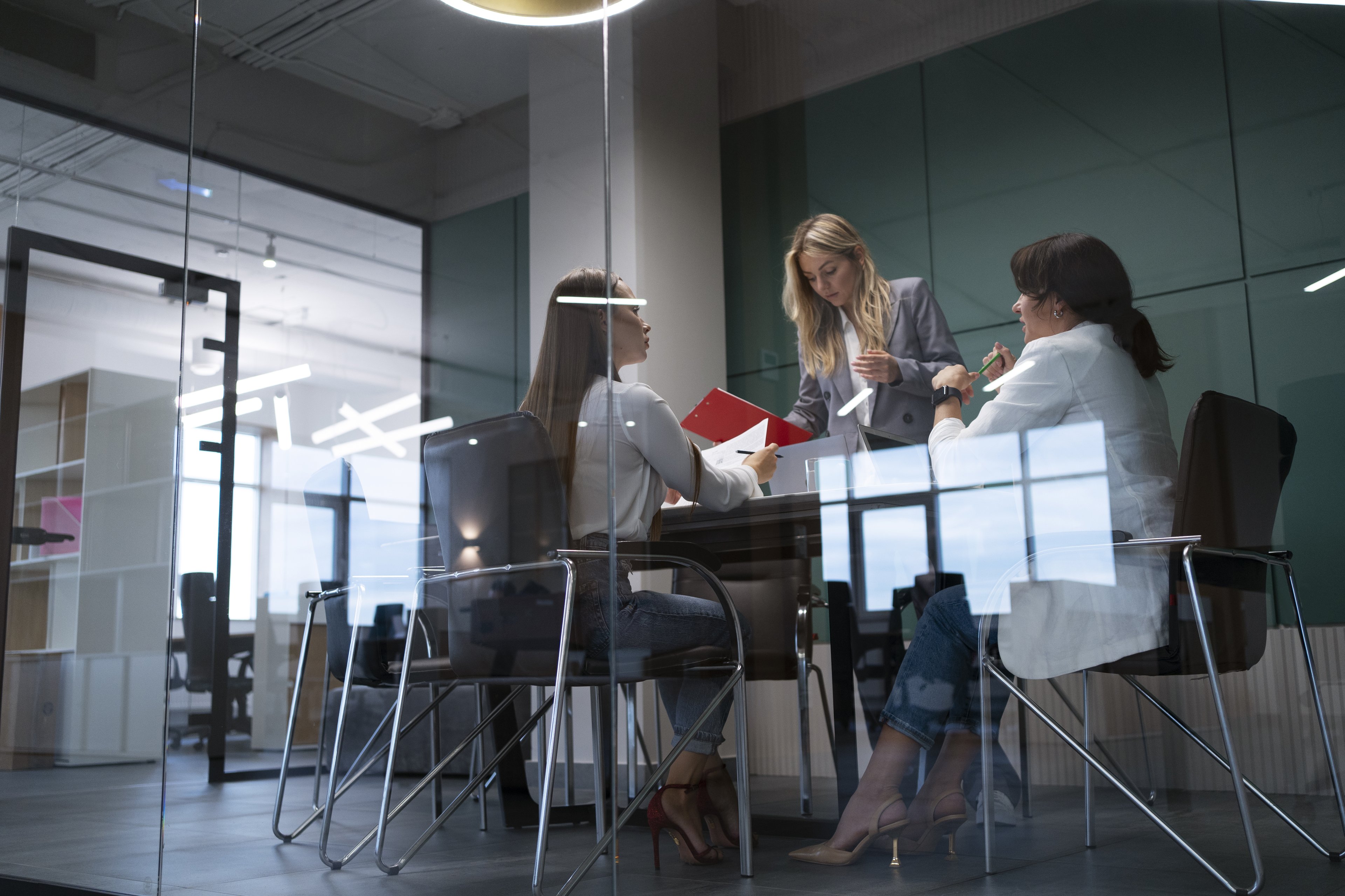 Liderança feminina: os desafios, a força e o impacto das mulheres no topo