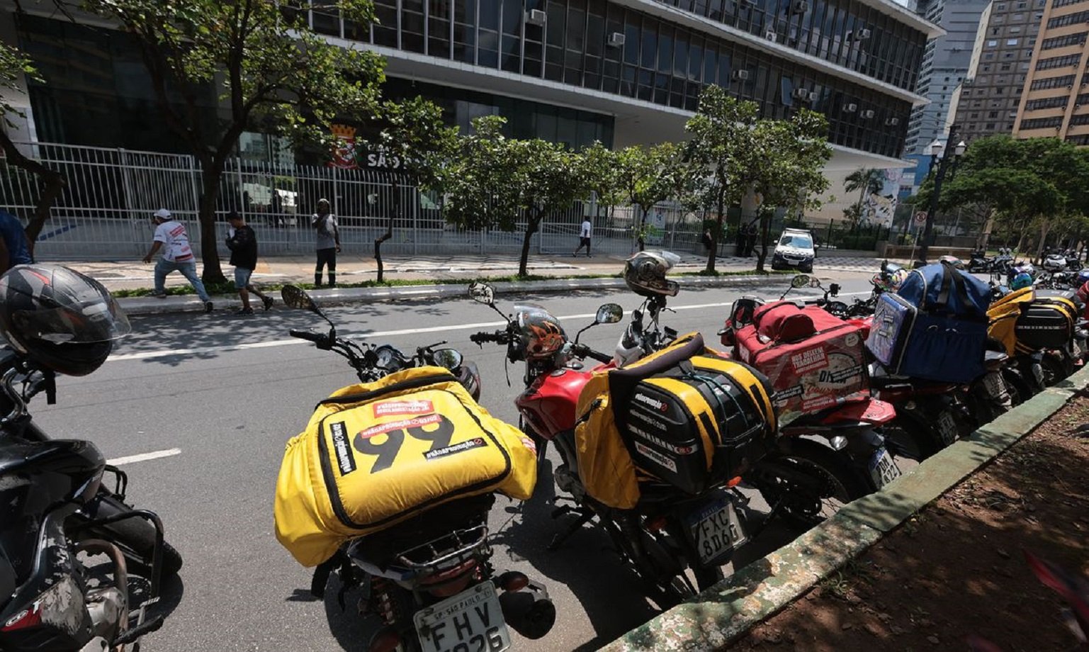 Após nova decisão da Justiça, 99 anuncia que voltará a operar serviço de moto em SP