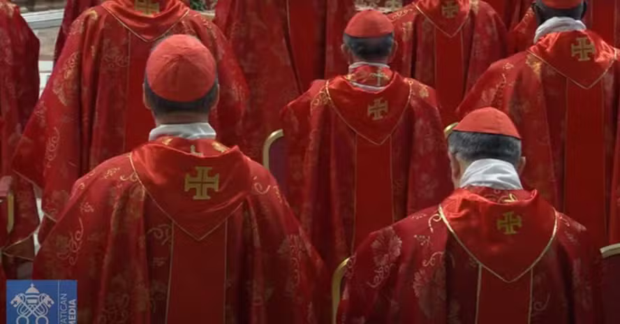 Conclave começa no Vaticano com missa solene na Basílica de São Pedro
