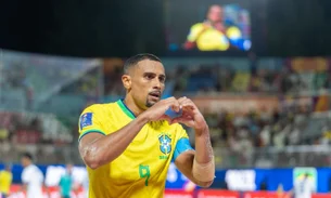 Brasil vence Belarus com gol no fim e é heptacampeão do mundo no futebol de areia