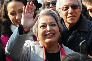 Jeannette Jara vence primárias e será a candidata presidencial da coalizão governista no Chile