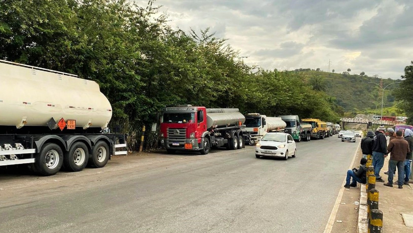 Greve de caminhoneiros em Minas Gerais ameaça abastecimento de combustível