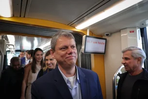 Tarcísio lidera em todos cenários de 1º e 2º turno para governo de SP em 2026, diz pesquisa Futura