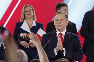 Premiê polonês pedirá voto de confiança após vitória de nacionalista nas presidenciais