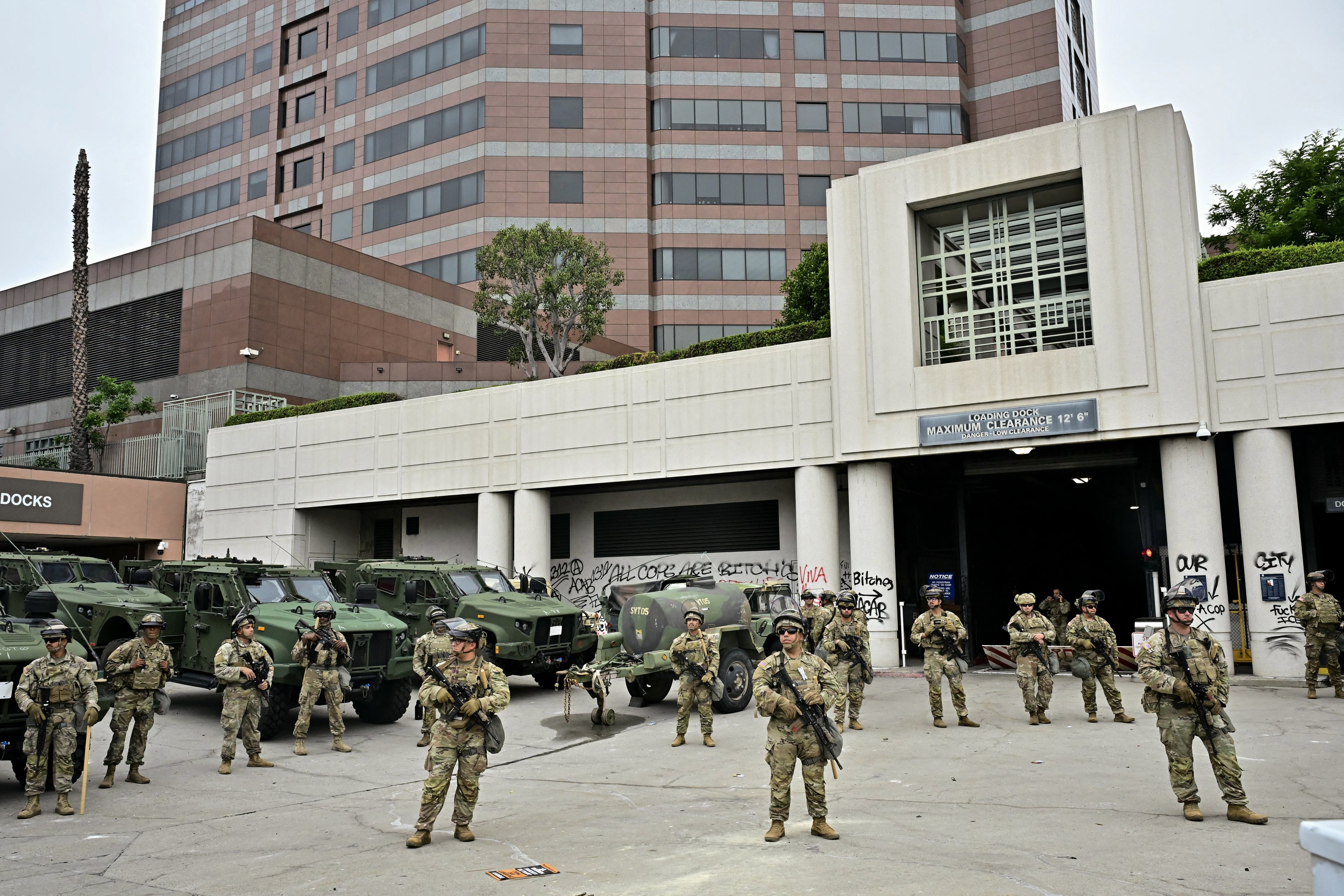 Guarda Nacional chega a Los Angeles para reprimir protestos