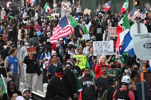 Protestos contra medidas de Trump se espalham para várias cidades dos EUA nesta quarta