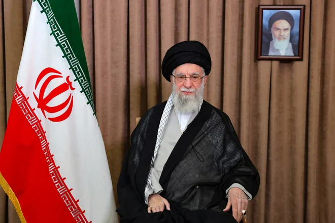 Saiba mais sobre: Urânio enriquecido do Irã 'se mantém' intacto apesar dos ataques dos EUA, diz conselheiro iraniano