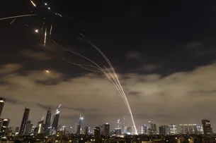 Irã anuncia ataques contra Israel 'sem interrupção até o amanhecer'