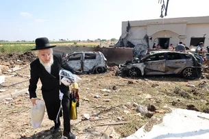 Israel bombardeia Irã pelo 4º dia seguido e ataca centro militar de elite