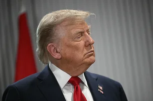 Trump afirma que a China pode voltar a comprar petróleo iraniano
