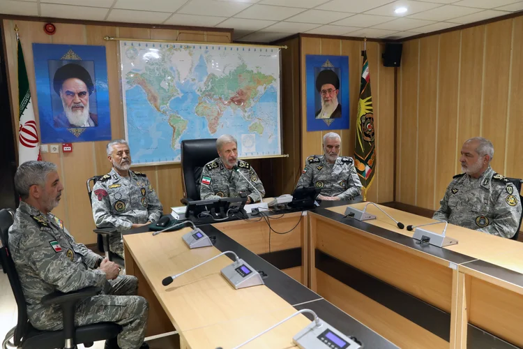 Reunião do comando do Exército do Irã, em Teerã, em 23 de junho (Exército do Irã/AFP)