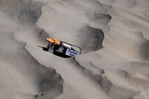 Imagem referente à matéria: França proíbe fumar em praias e parques