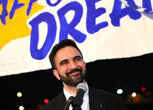 Imagem referente à matéria: Socialista Mamdani tem vitória confirmada nas primárias democratas para prefeitura de Nova York