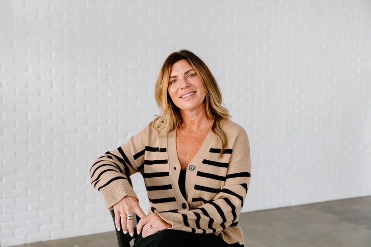 Amber Duncan, fundadora do Life After Debt (Fonte: Authority Magazine | Reprodução)