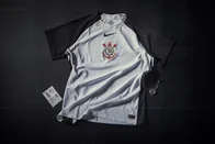 Imagem referente à notícia: Corinthians renova com a Nike por 10 anos e contrato pode render até R$ 1,3 bilhão para o clube