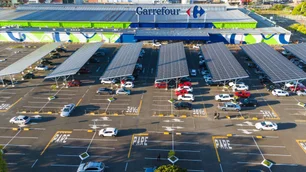 Imagem referente à matéria: Carrefour reduz em 15% o consumo energético de suas lojas com energia solar e automação