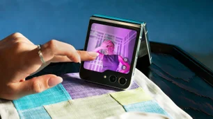 Imagem referente à matéria: Samsung apresenta novo celular dobrável Galaxy Z Flip 7 com inovações em design e IA