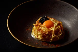 Conheça o caviar brasileiro e sua diferença das ovas tradicionais