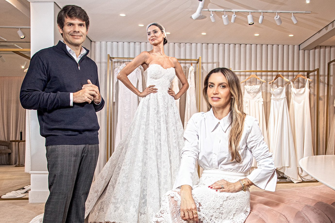 Vestido para casar: o ateliê que fatura R$ 10 milhões com bordados 'bem brasileiros'