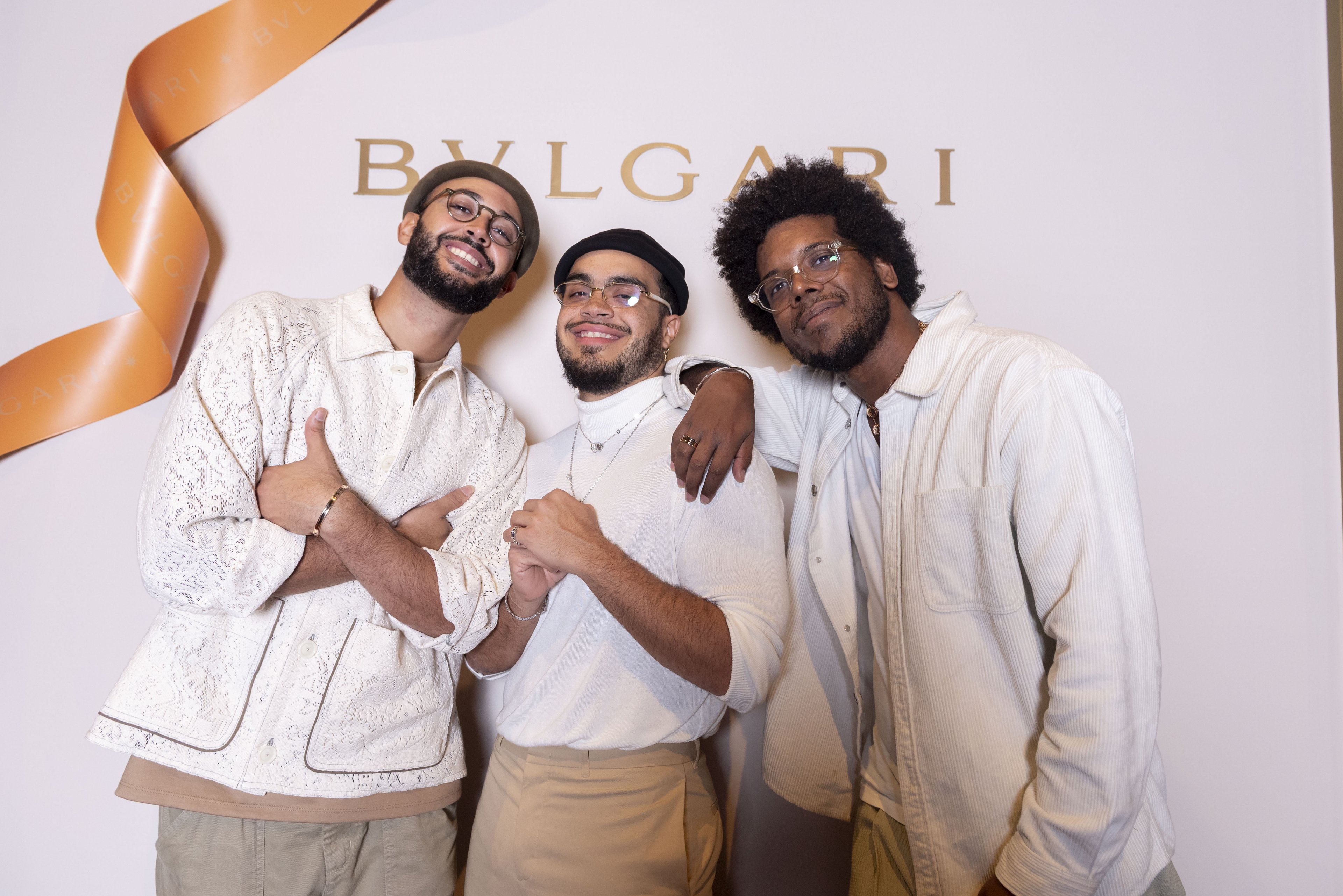 Para o trio Gilsons, criar música é como 'lapidar uma joia da Bvlgari'