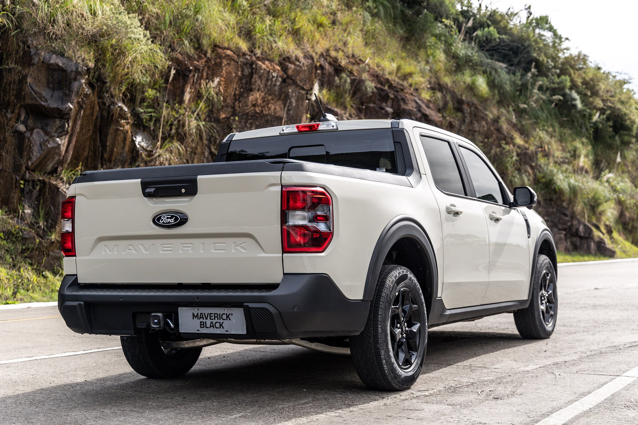 Galeria de fotos de Como é a nova Ford Maverick Lariat Black