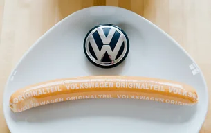 Carros ou salsichas? Volkswagen bate recorde de vendas em setor inusitado