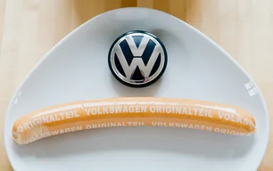 Imagem referente à matéria: Carros ou salsichas? Volkswagen bate recorde de vendas em setor inusitado