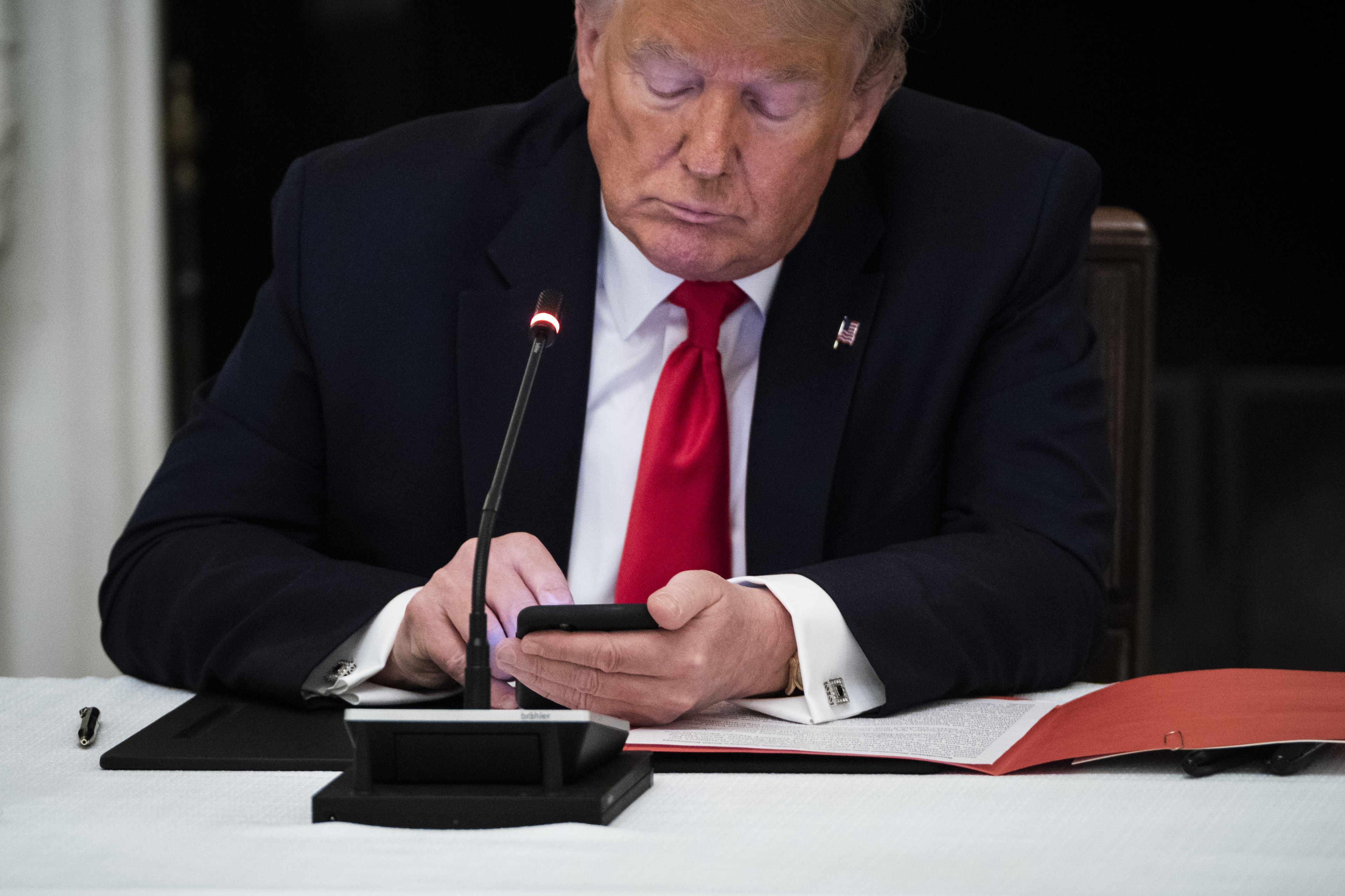 Trumpcell? Trump lança sua própria operadora de celular